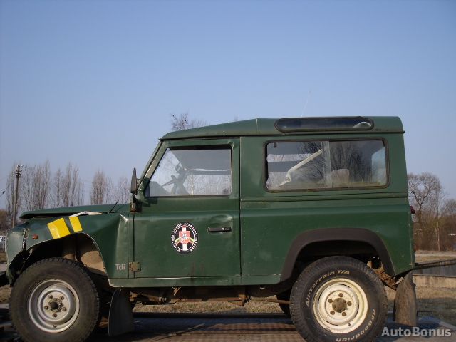 Land Rover Defender Cross Country